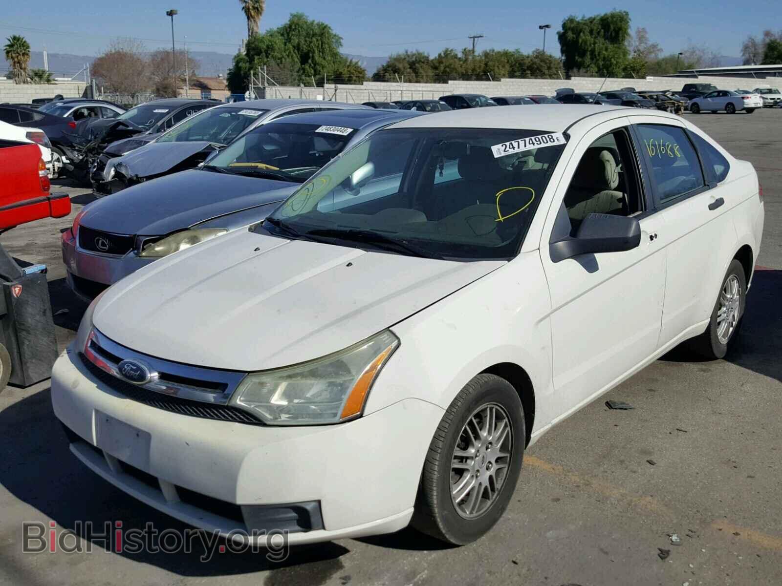 2011 FORD FOCUS - VIN: 1FAHP3FNXBW121093 - Фото 2