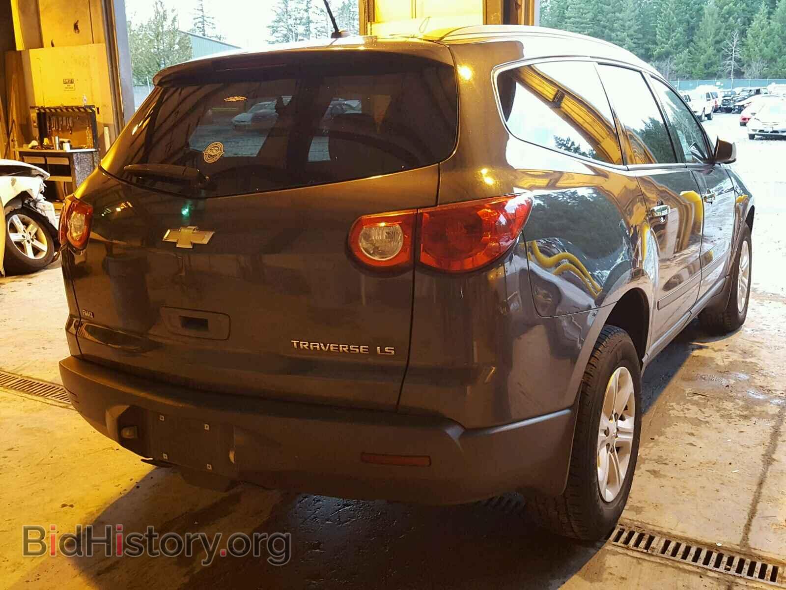 2011 CHEVROLET TRAVERSE - VIN: 1GNKVEED6BJ169835 - Фото 4