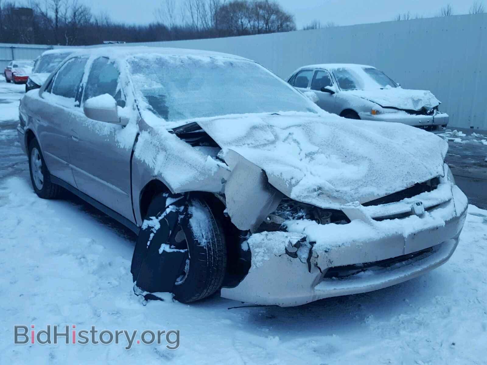 Photo 1HGCG5675YA095379 - HONDA ACCORD SE 2000