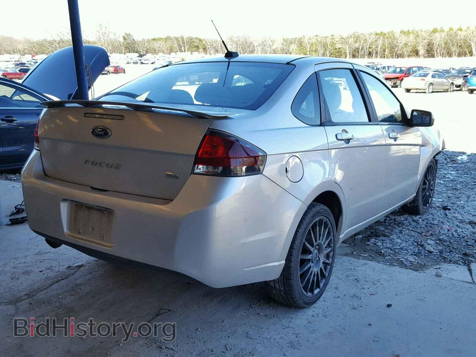 2010 FORD FOCUS - VIN: 1FAHP3GN9AW134737 - Photo 4