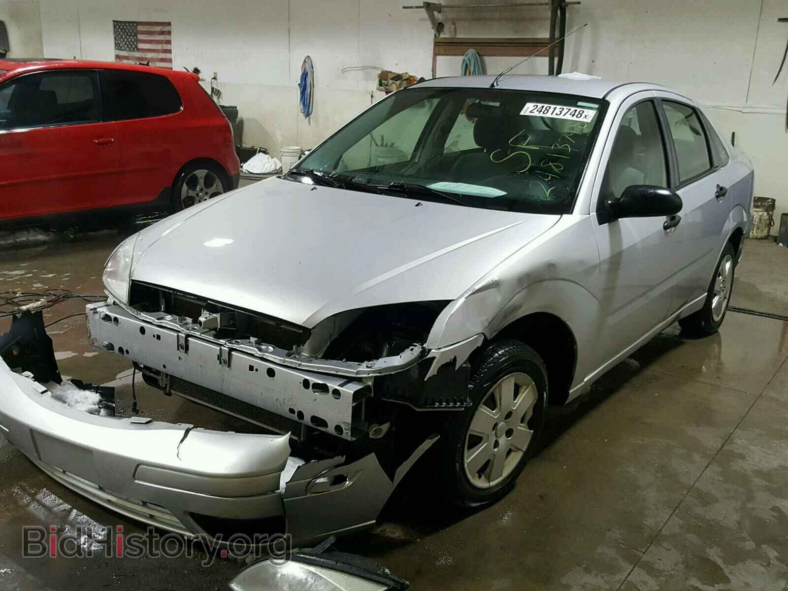 2007 FORD FOCUS - VIN: 1FAFP34N57W351027 - Photo 2