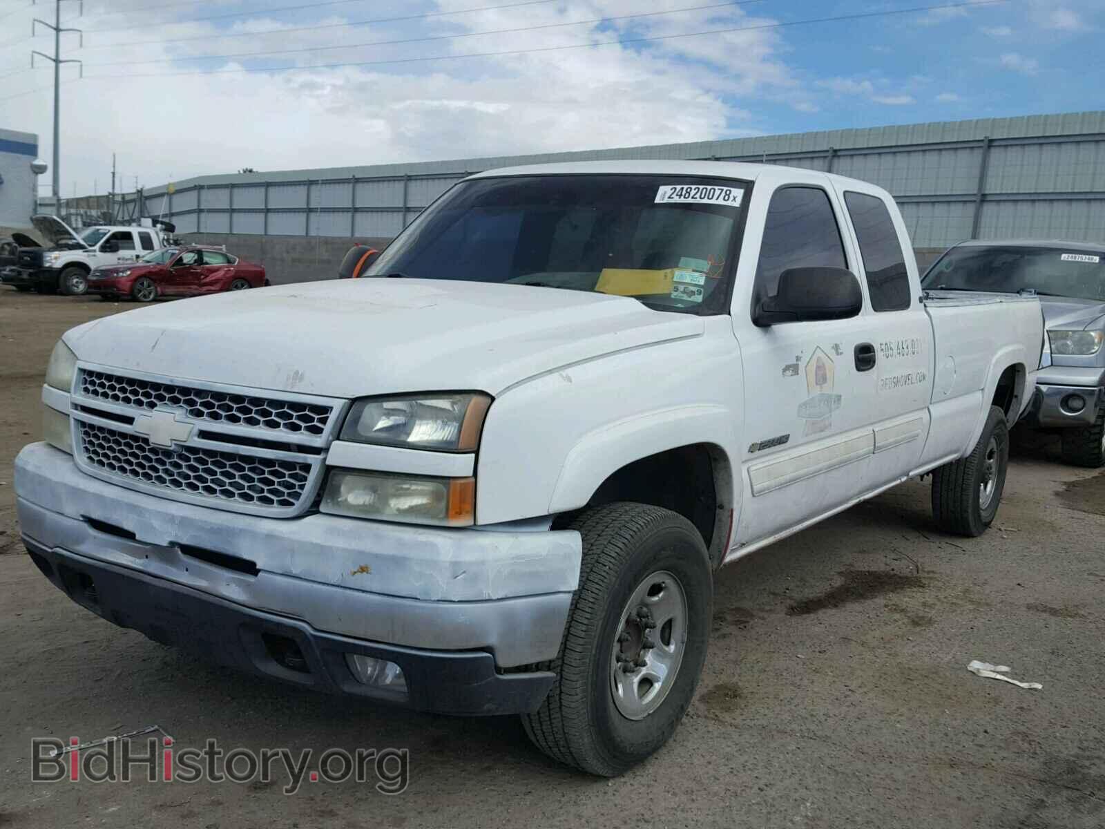 2006 CHEVROLET SILVERADO - VIN: 1GCHC29G76E162256 - Фото 2
