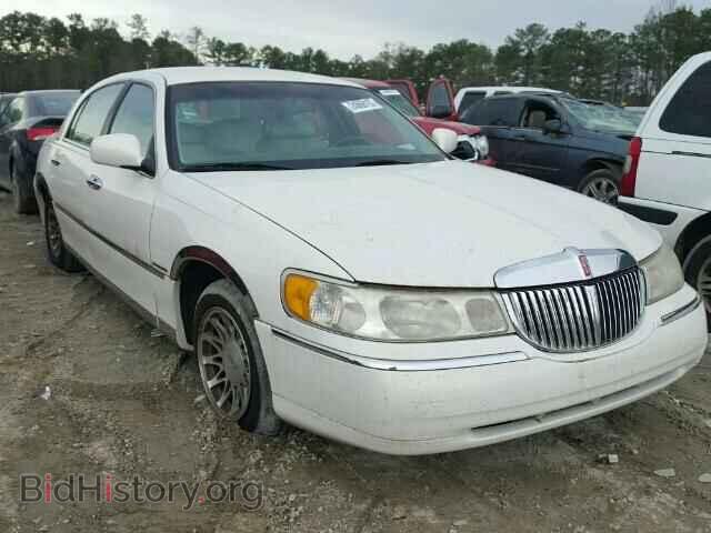 Photo 1LNHM82W3YY843870 - LINCOLN TOWNCAR 2000