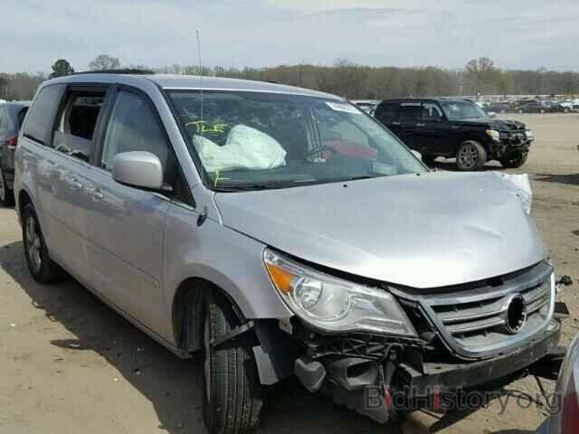 Photo 2V4RW3DG2BR670386 - VOLKSWAGEN ROUTAN 2011