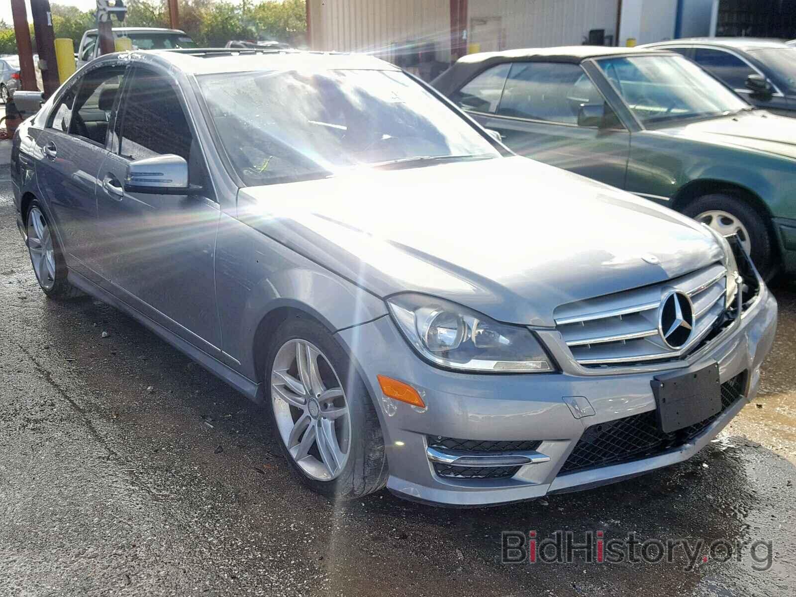 Photo WDDGF4HB4DA865098 - MERCEDES-BENZ C 250 2013