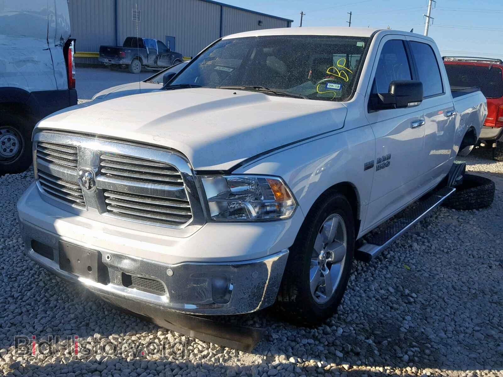 2017 RAM 1500 SLT - VIN: 1C6RR6LT9HS506049 - Фото 2
