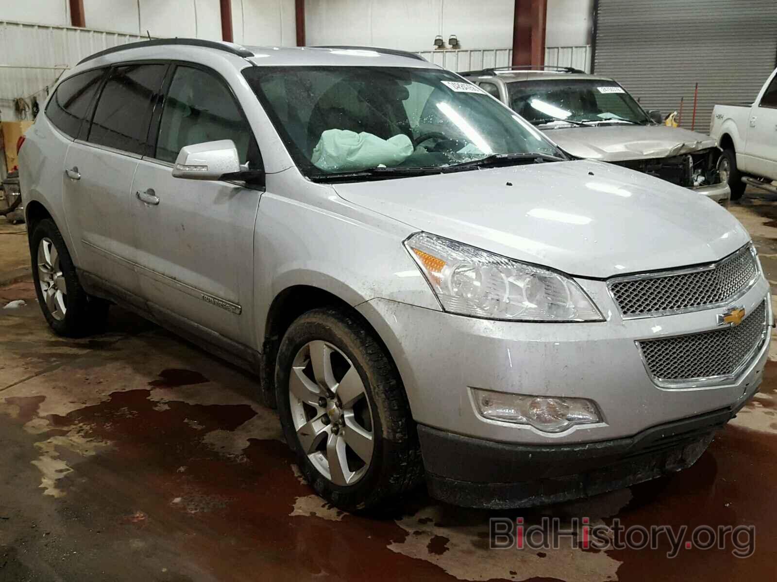 Photo 1GNLRHED0AS155397 - CHEVROLET TRAVERSE 2010
