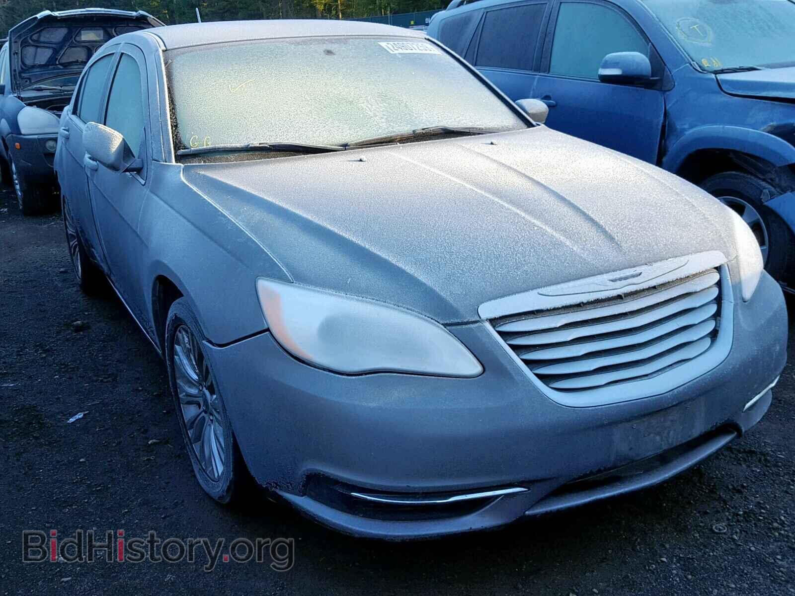 2013 CHRYSLER 200 - VIN: 1C3CCBAB3DN671921 - Фото 2