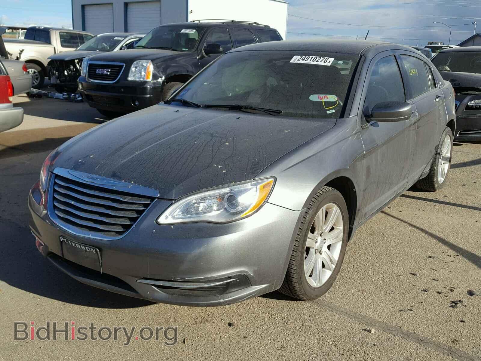 2013 CHRYSLER 200 - VIN: 1C3CCBBB7DN633218 - Фото 2