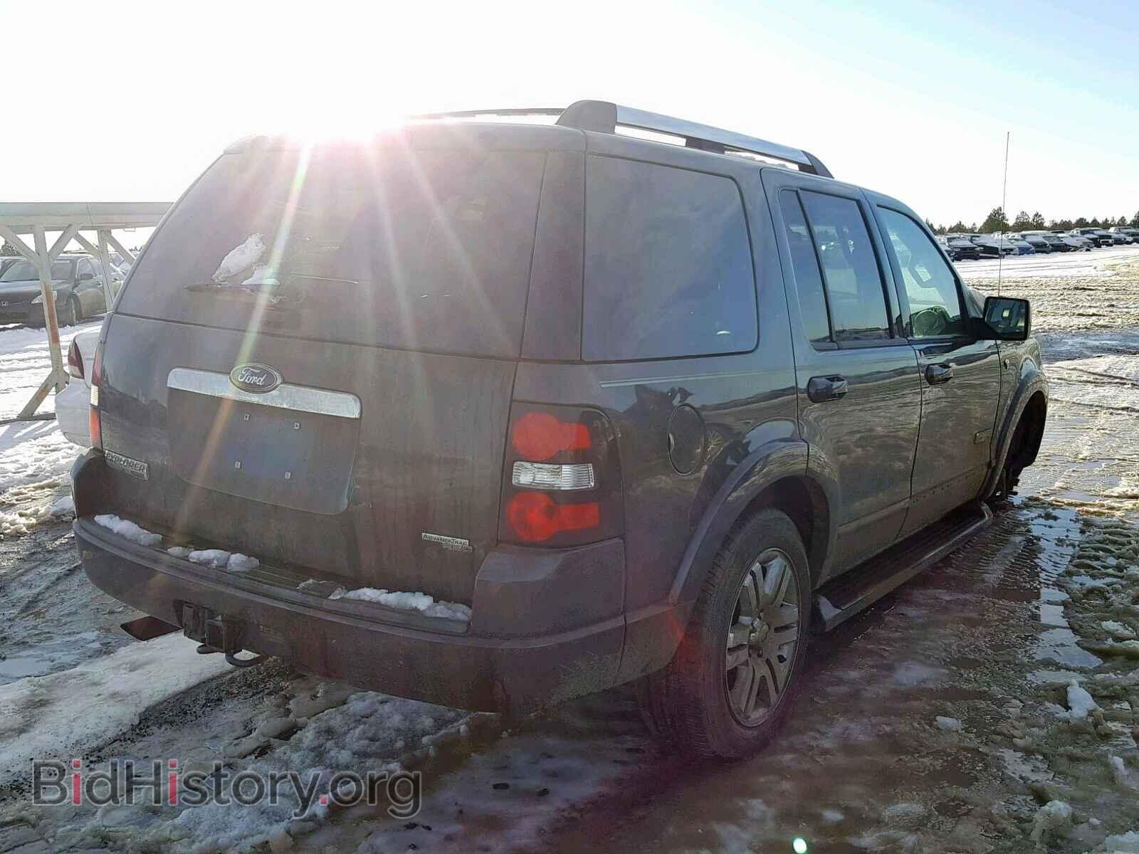 2007 FORD EXPLORER L - VIN: 1FMEU75887UB60644 - Photo 4