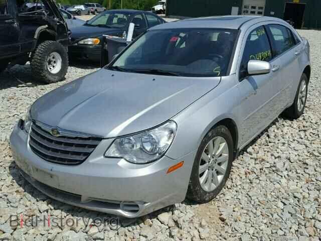 2010 CHRYSLER SEBRING - VIN: 1C3CC5FD9AN197111 - Фото 2