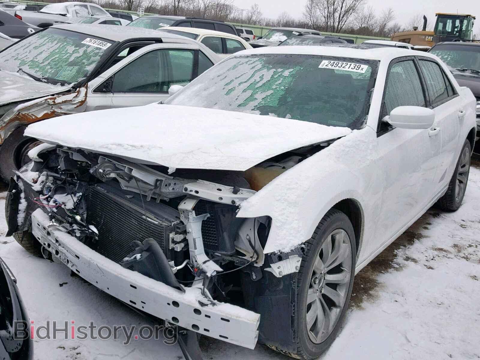 2014 CHRYSLER 300 - VIN: 2C3CCABG7EH352195 - Фото 2