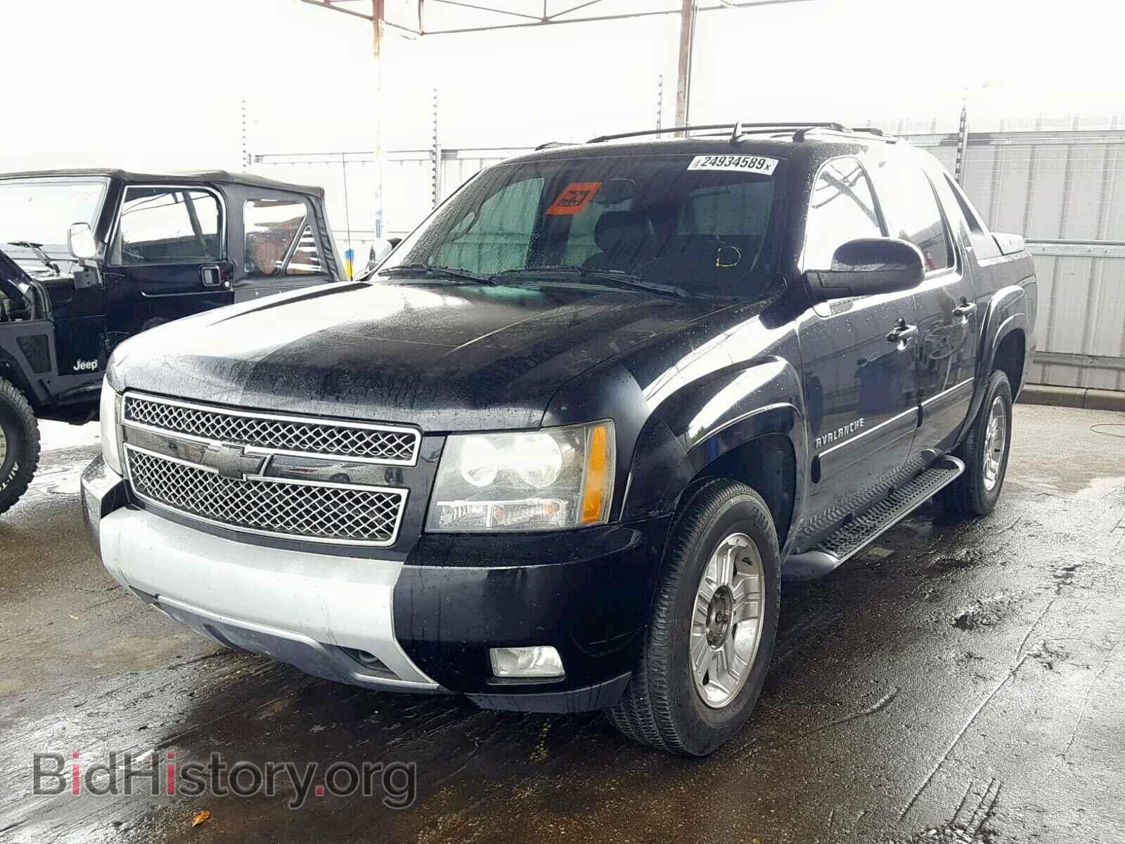 2011 CHEVROLET AVALANCHE - VIN: 3GNMCFE04BG339547 - Фото 2