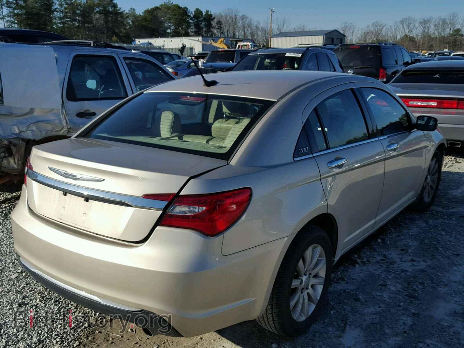 2013 CHRYSLER 200 - VIN: 1C3CCBCG2DN615400 - Photo 4