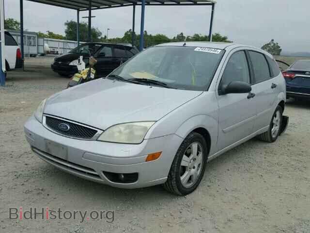 2005 FORD FOCUS - VIN: 3FAFP37N75R111490 - Фото 2