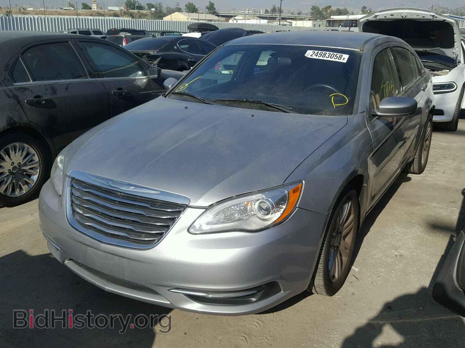 2013 CHRYSLER 200 - VIN: 1C3CCBBB3DN732263 - Фото 2