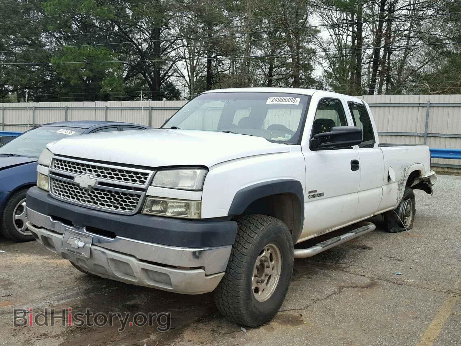 2005 CHEVROLET SILVERADO - VIN: 1GCHC29265E200577 - Фото 2