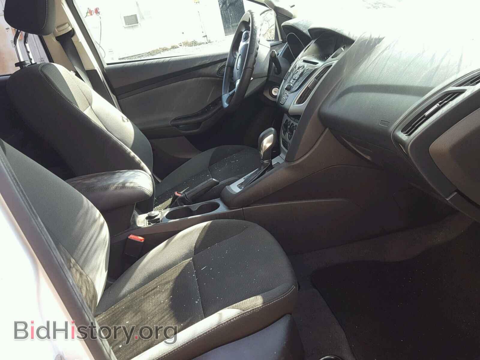 2012 Ford FOCUS (VIN 1FAHP3F22CL258750) — фото 5 из 10