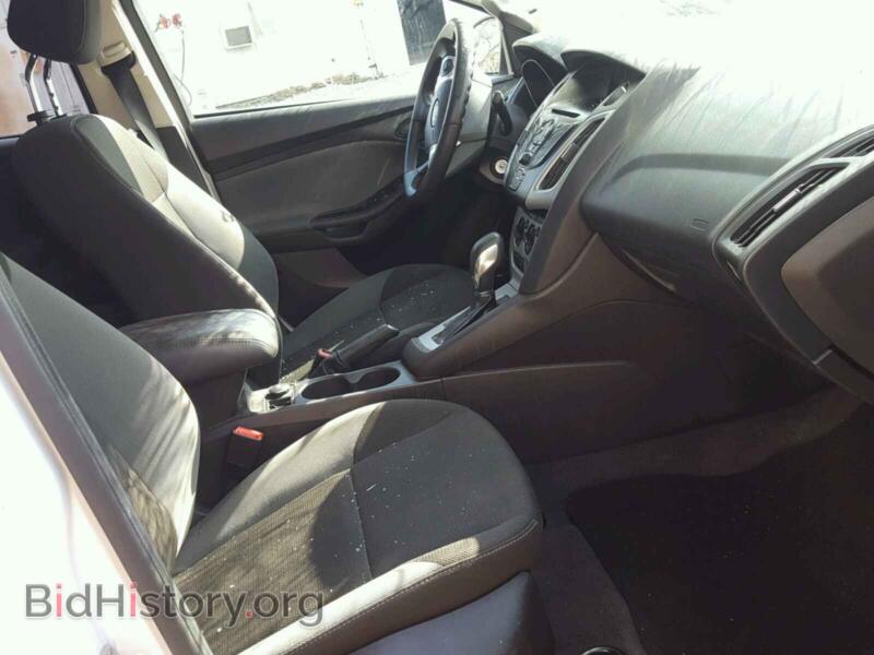 2012 Ford FOCUS (VIN 1FAHP3F22CL258750) — фото 5 из 10