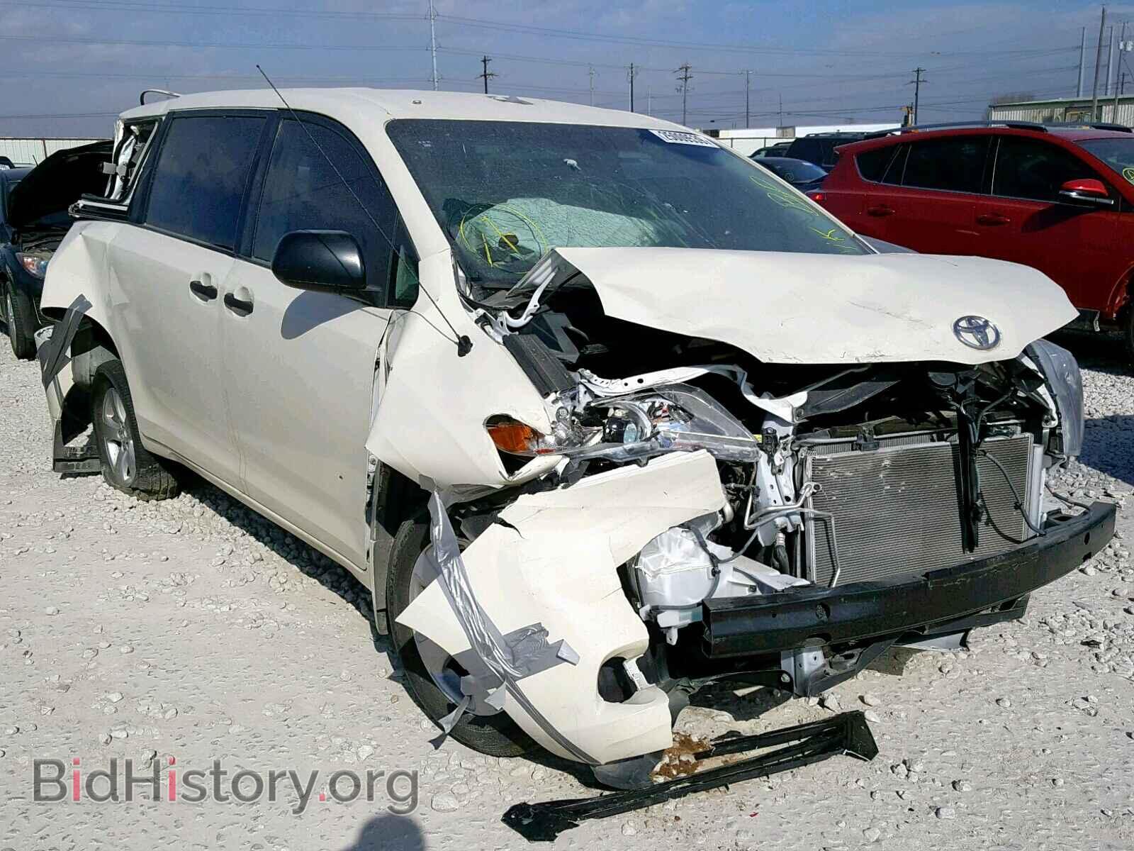 Фотография 5TDZK3DC8DS404495 - TOYOTA SIENNA 2013