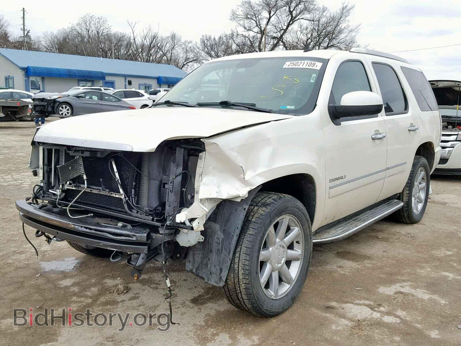 2011 GMC YUKON DENA - VIN: 1GKS2EEF2BR390258 - Фото 2
