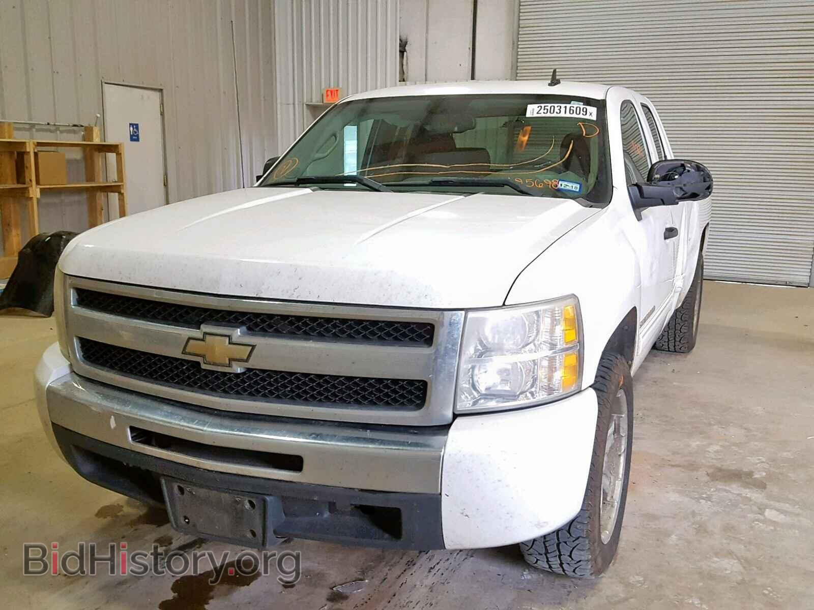 2010 CHEVROLET SILVERADO - VIN: 1GCSCREA4AZ195698 - Фото 2