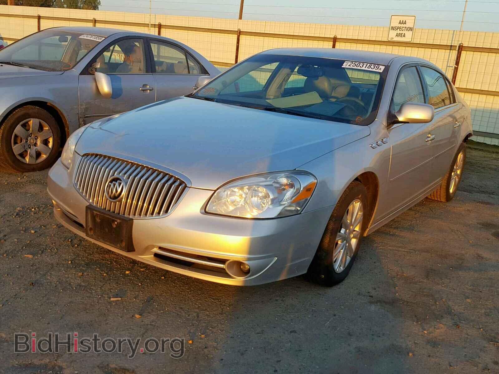 2011 BUICK LUCERNE - VIN: 1G4HC5EMXBU116073 - Фото 2