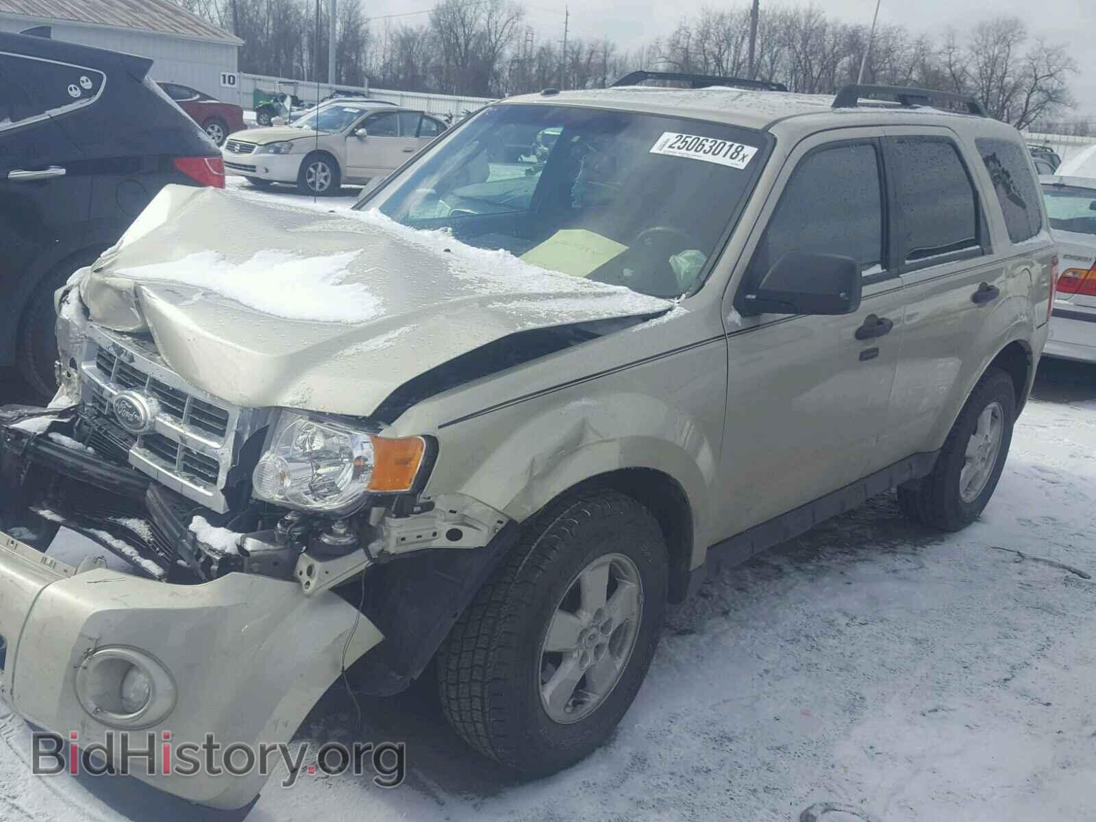 2011 FORD ESCAPE - VIN: 1FMCU9D76BKC49676 - Фото 2
