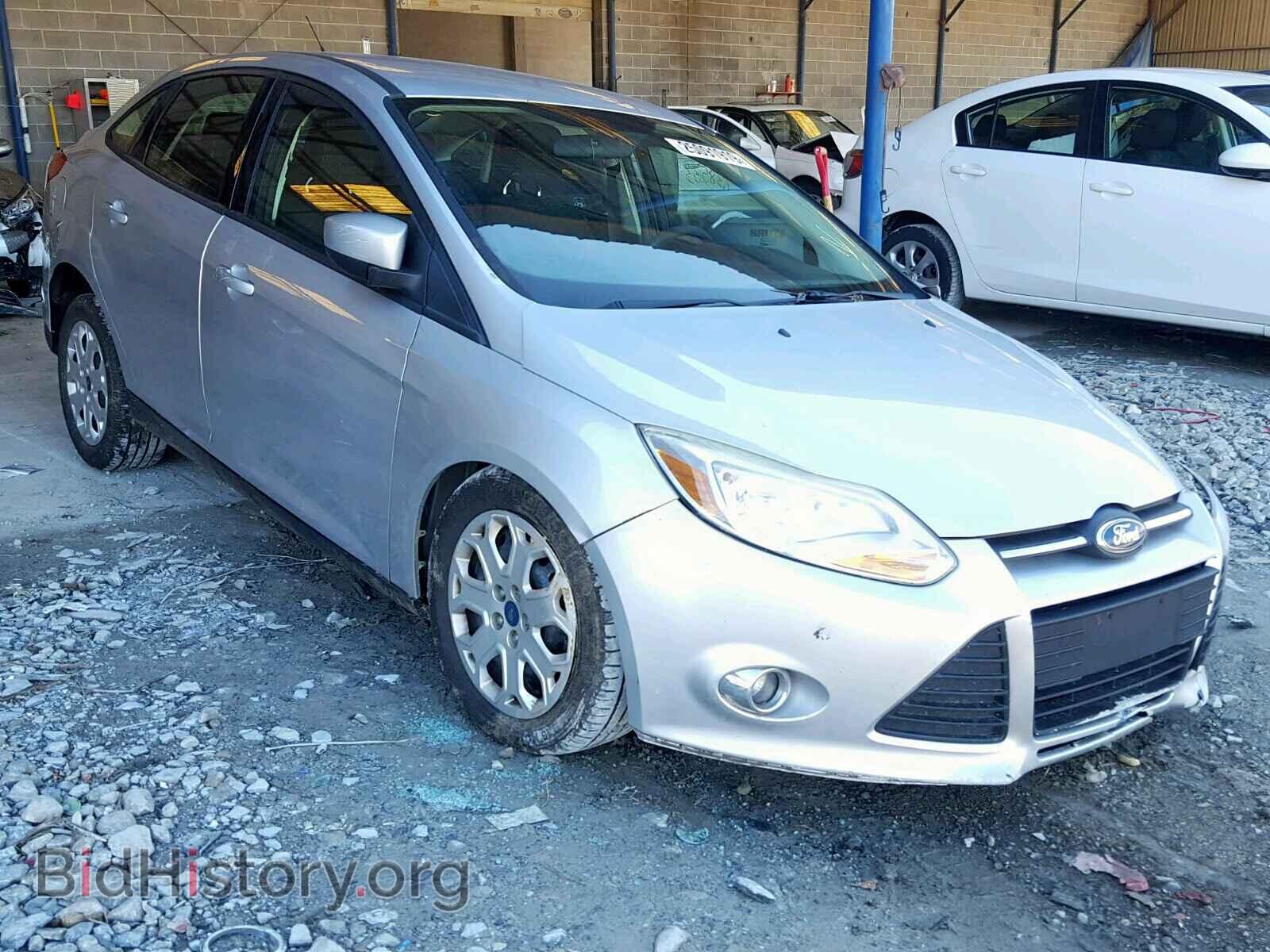 Photo 1FAHP3F28CL201940 - FORD FOCUS 2012
