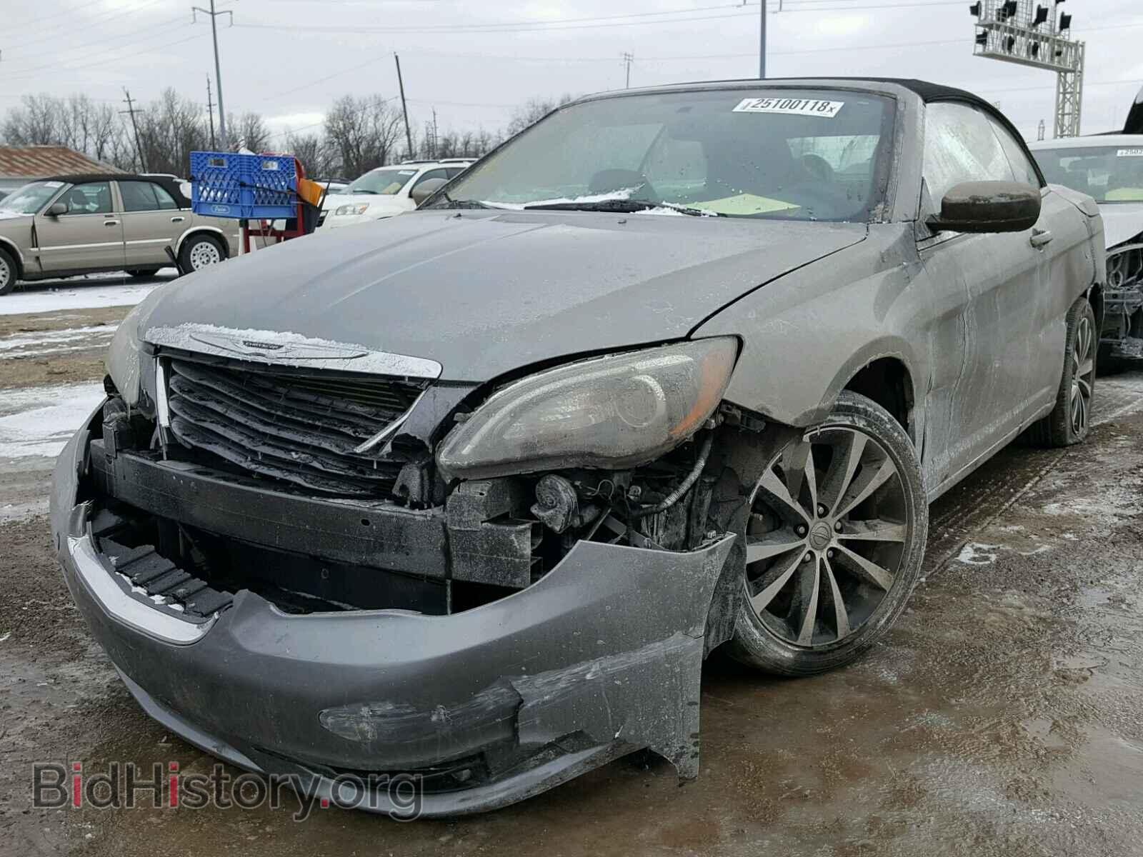 2011 CHRYSLER 200 - VIN: 1C3BC8EG5BN624066 - Фото 2