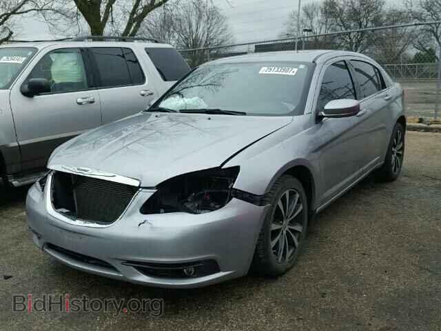 2013 CHRYSLER 200 - VIN: 1C3CCBCG3DN702111 - Фото 2