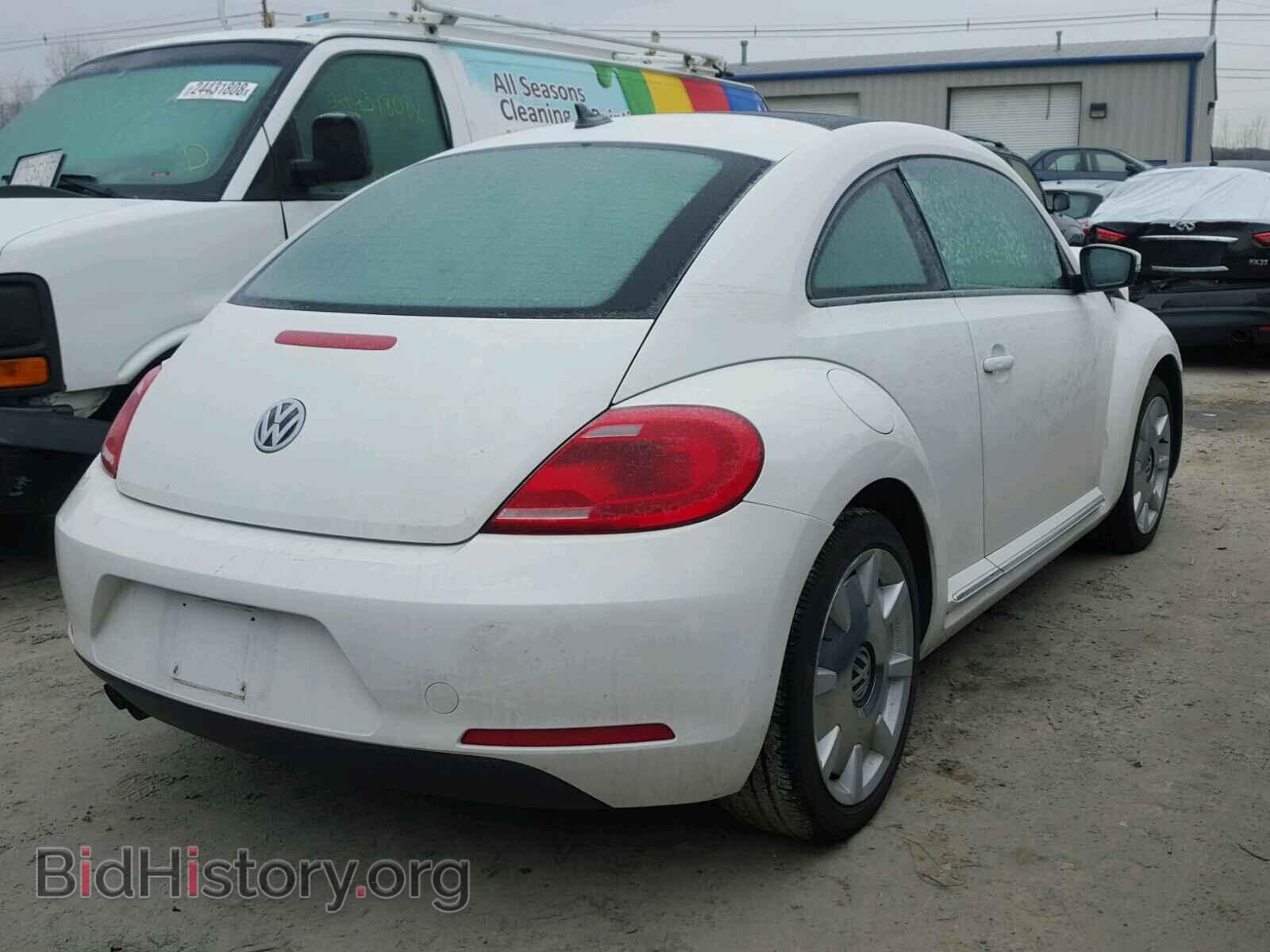 2013 VOLKSWAGEN BEETLE - VIN: 3VWJP7AT3DM613702 - Фото 4