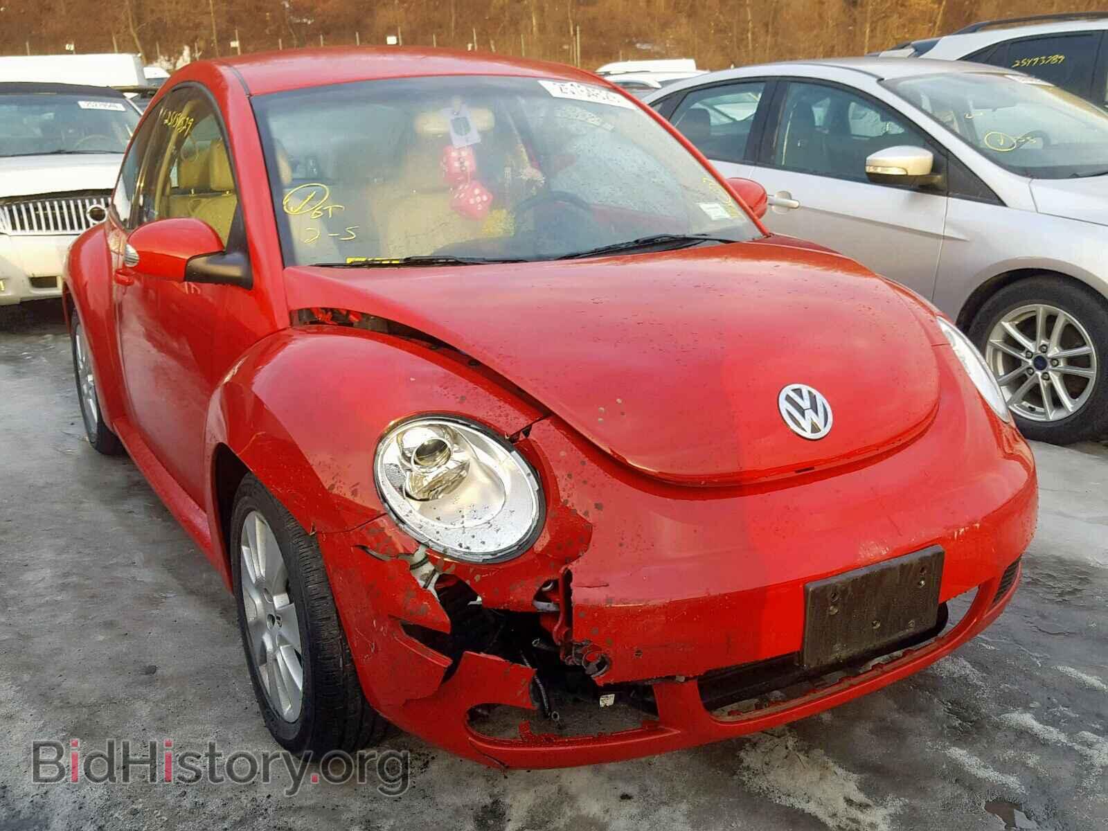 Photo  - VOLKSWAGEN BEETLE 2010
