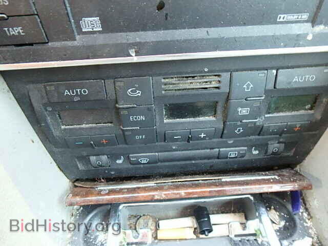 2002 AUDI A4 - VIN: WAULT68E32A307194 - Фото 10