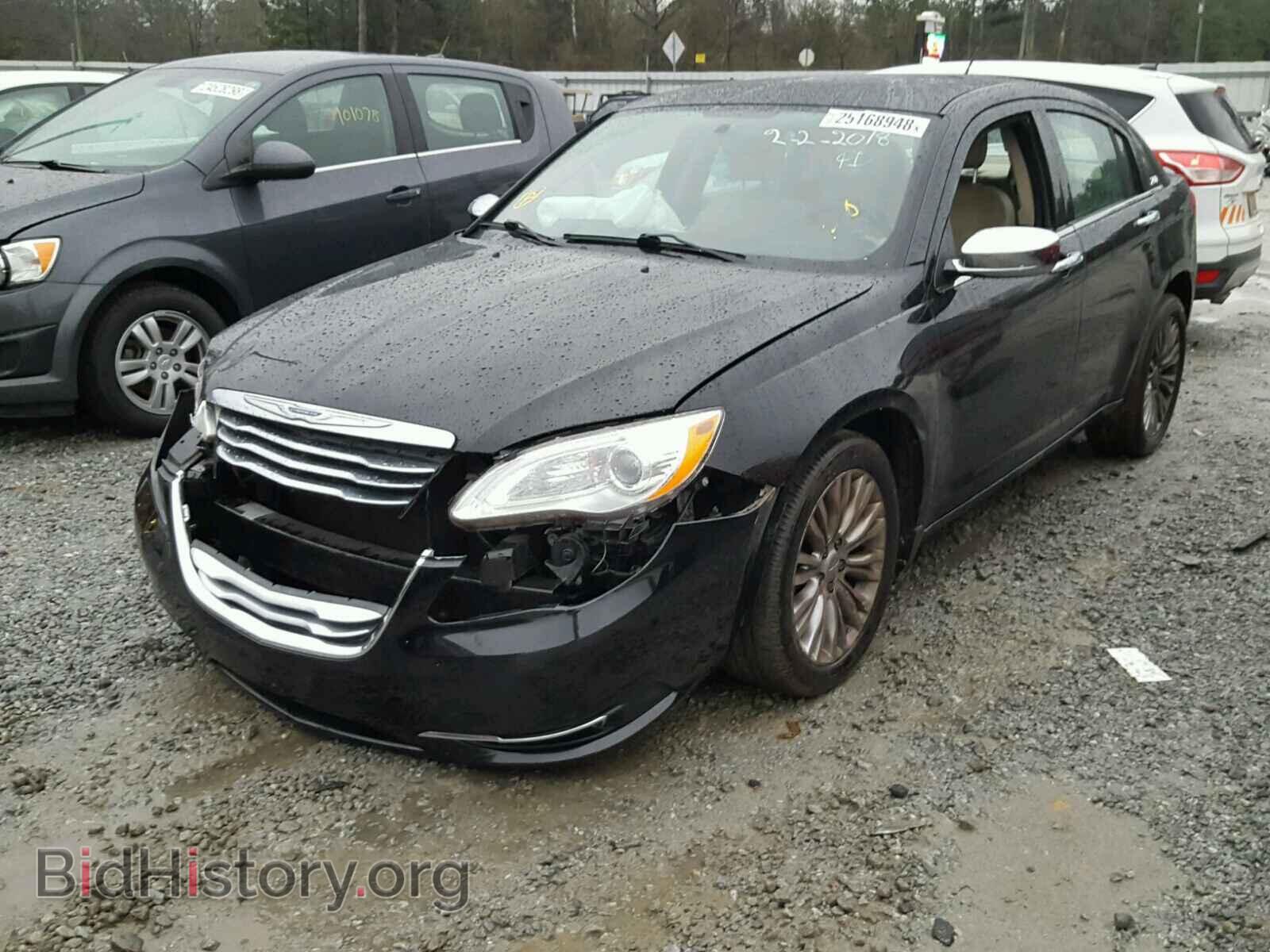 2011 CHRYSLER 200 - VIN: 1C3BC2FBXBN614004 - Фото 2