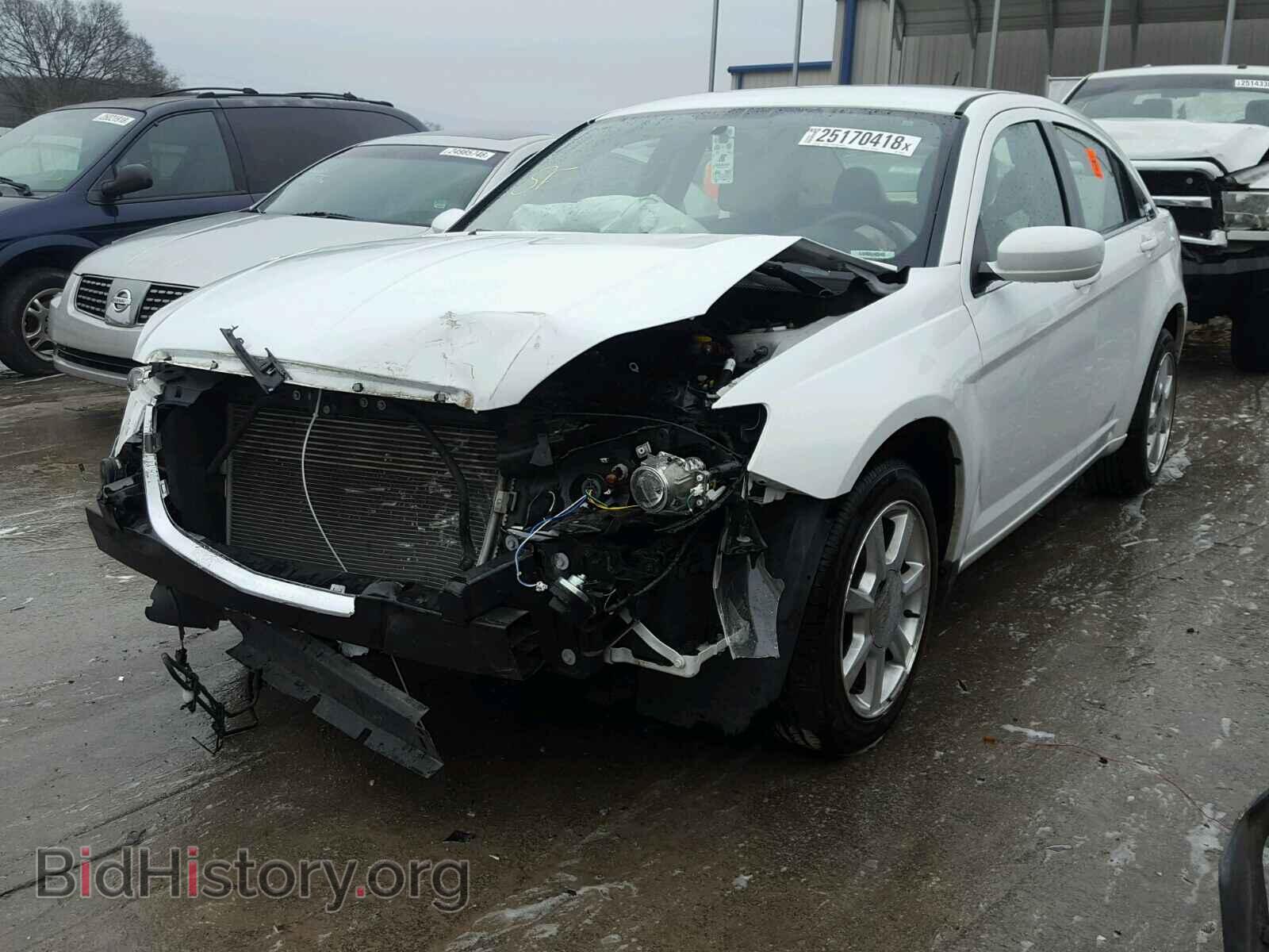 2013 CHRYSLER 200 - VIN: 1C3CCBBB7DN542563 - Фото 2