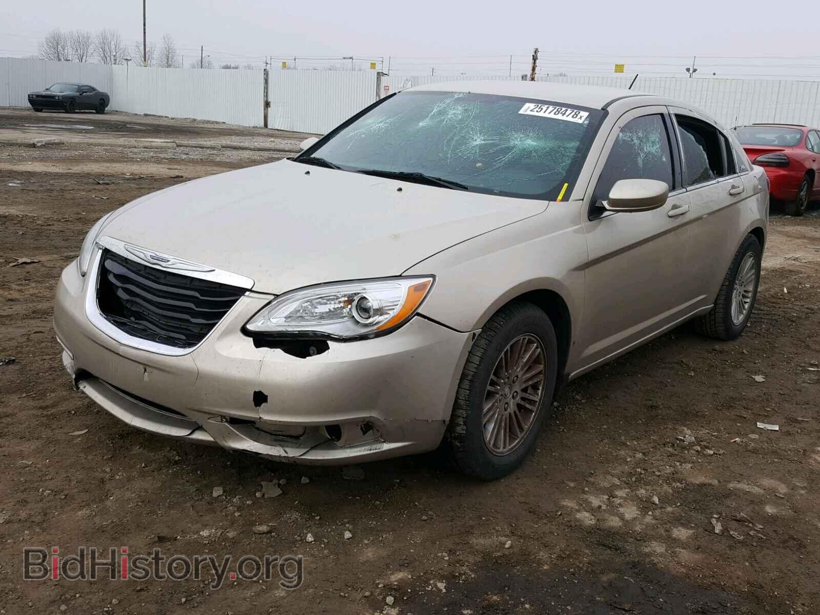 2014 CHRYSLER 200 - VIN: 1C3CCBAB3EN208663 - Фото 2