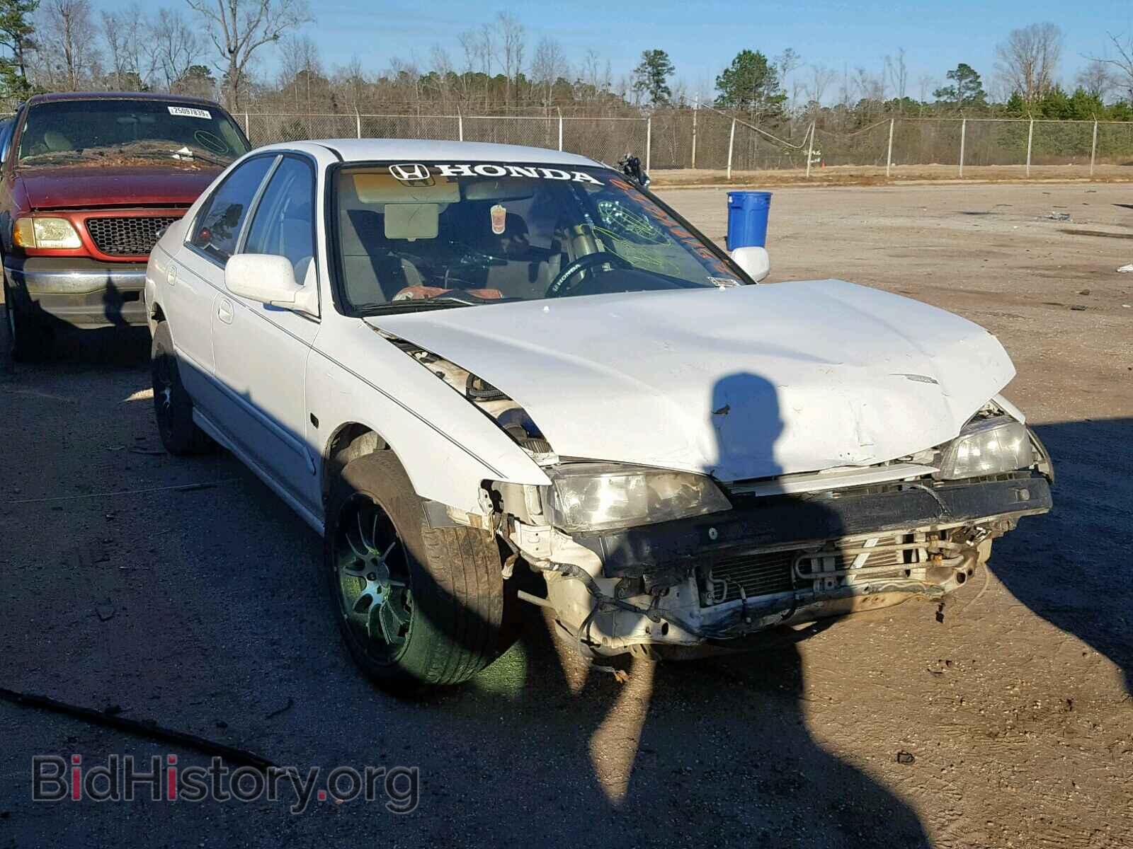 Photo 1HGCD5541RA033530 - HONDA ACCORD LX 1994