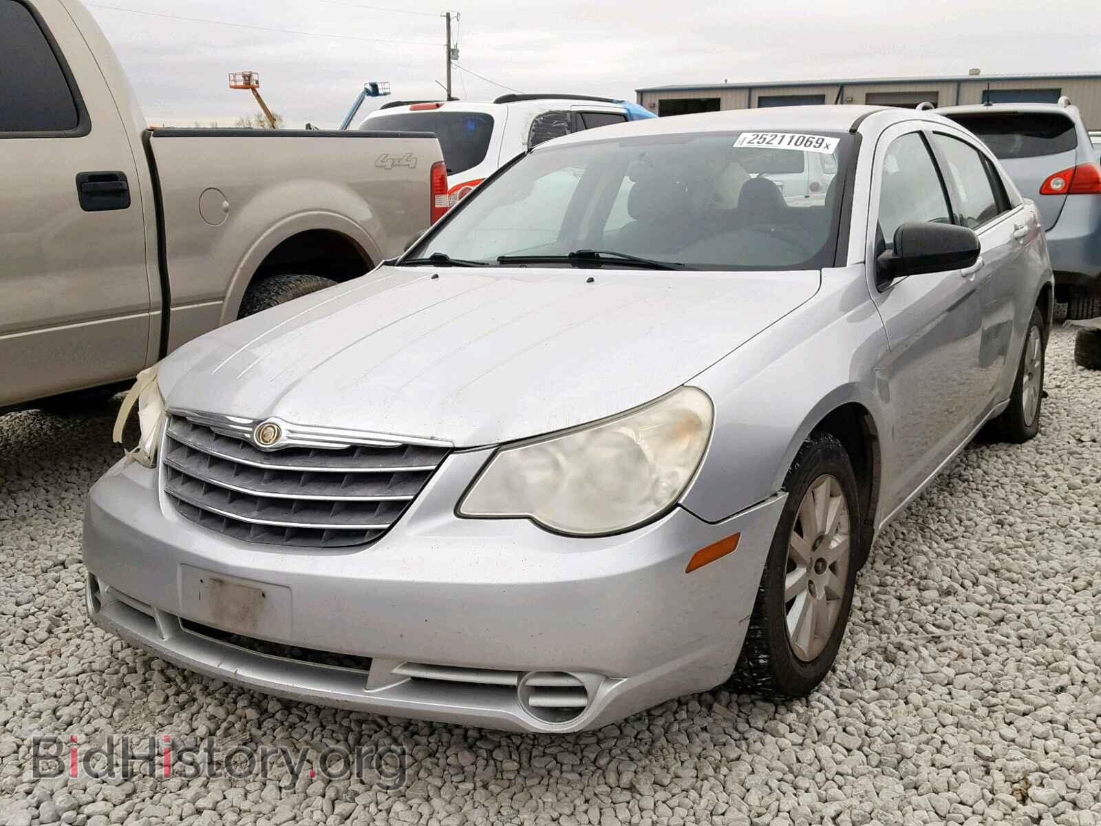 2008 CHRYSLER SEBRING - VIN: 1C3LC46K28N192559 - Фото 2