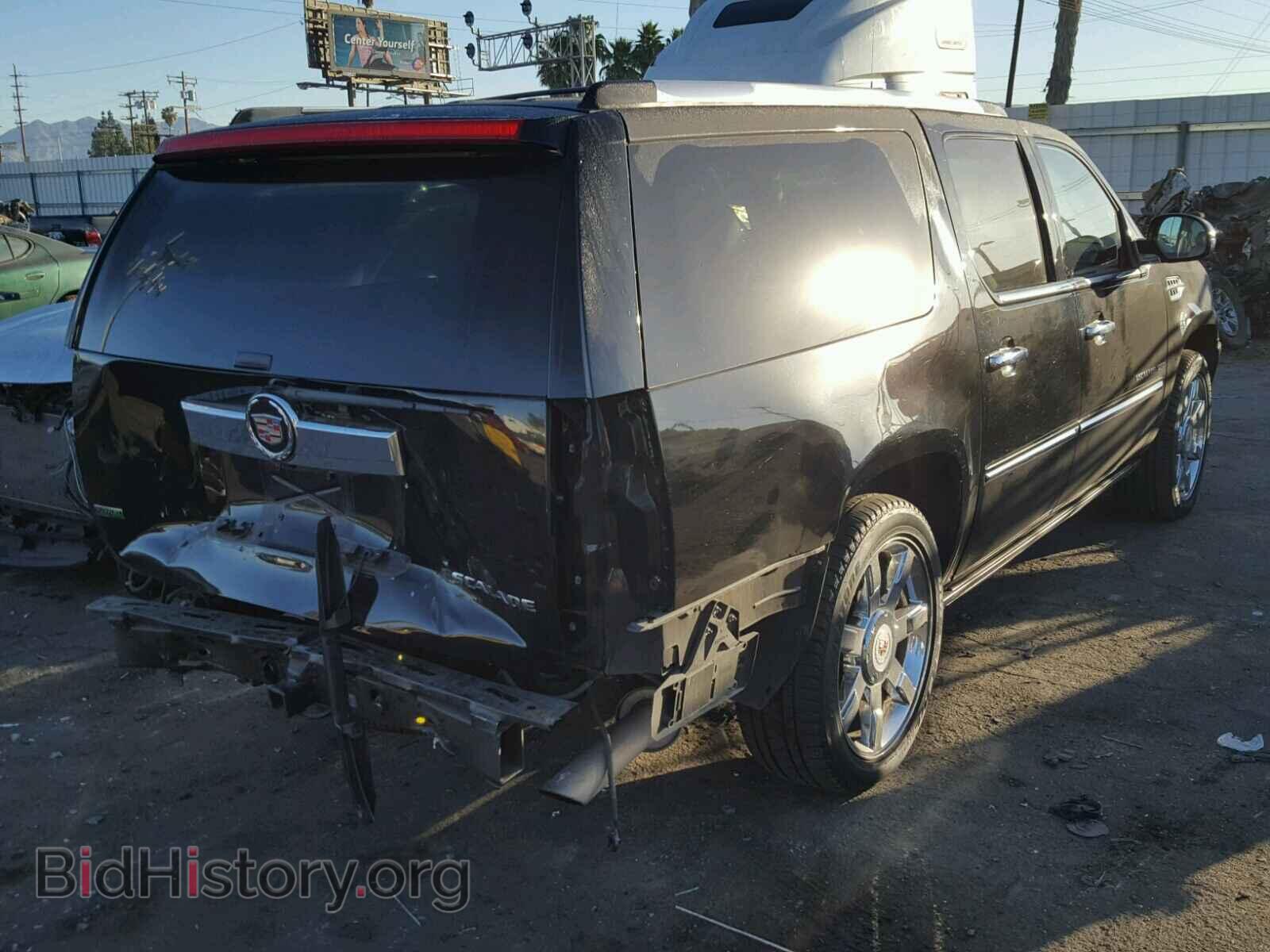 2011 CADILLAC ESCALADE - VIN: 1GYS3JEF7BR390526 - Photo 4