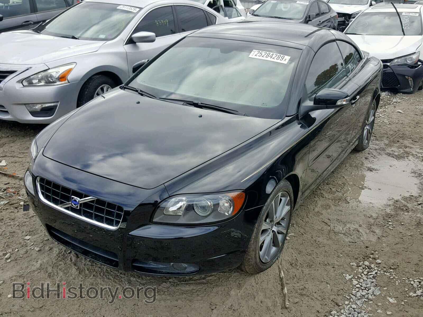2010 VOLVO C70 - VIN: YV1672MC6AJ090153 - Фото 2