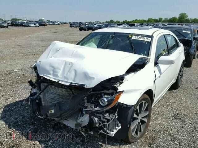2014 CHRYSLER 200 - VIN: 1C3CCBCG4EN186892 - Фото 2