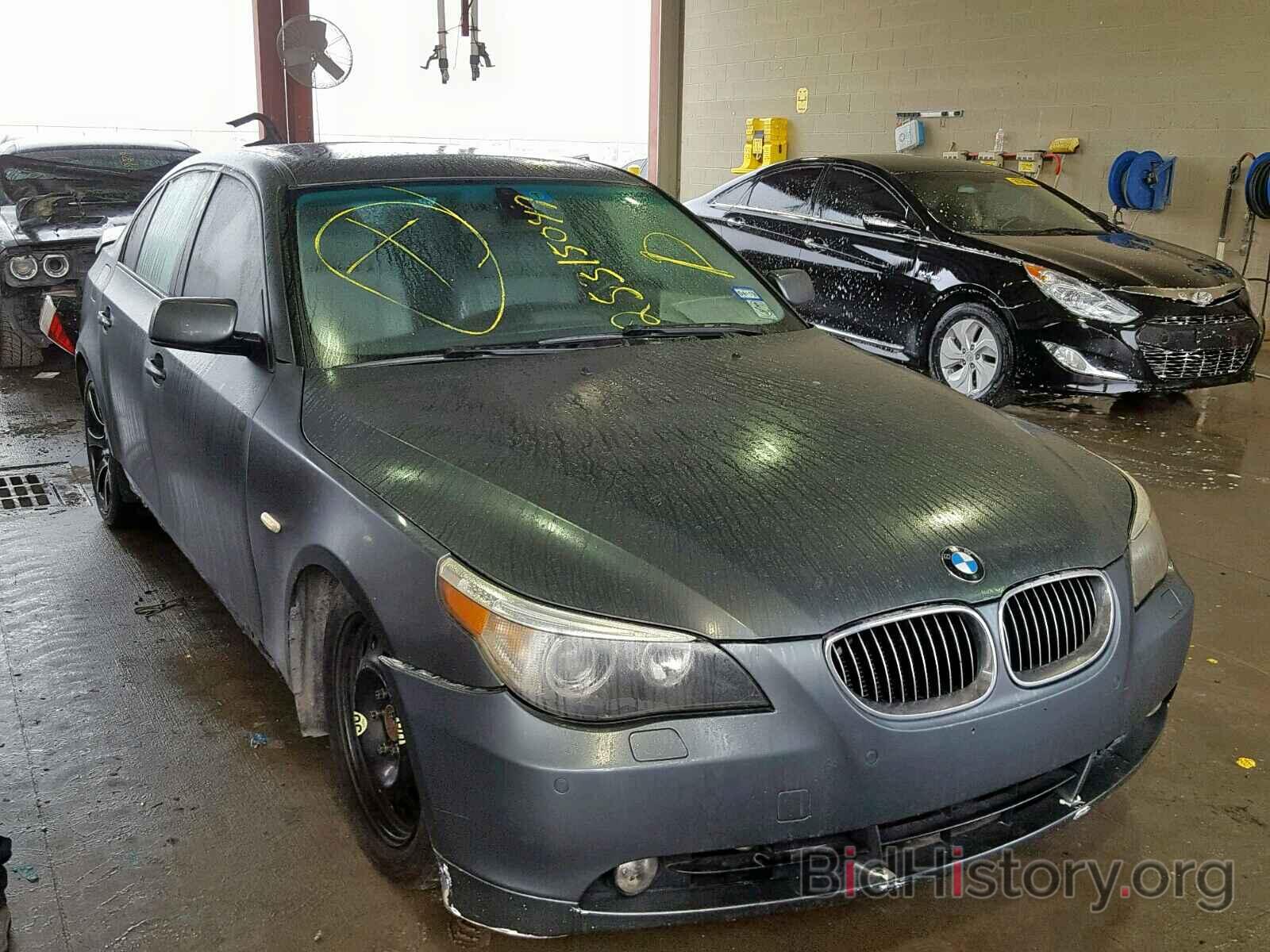 Photo WBANB33584B107247 - BMW 545 I 2004