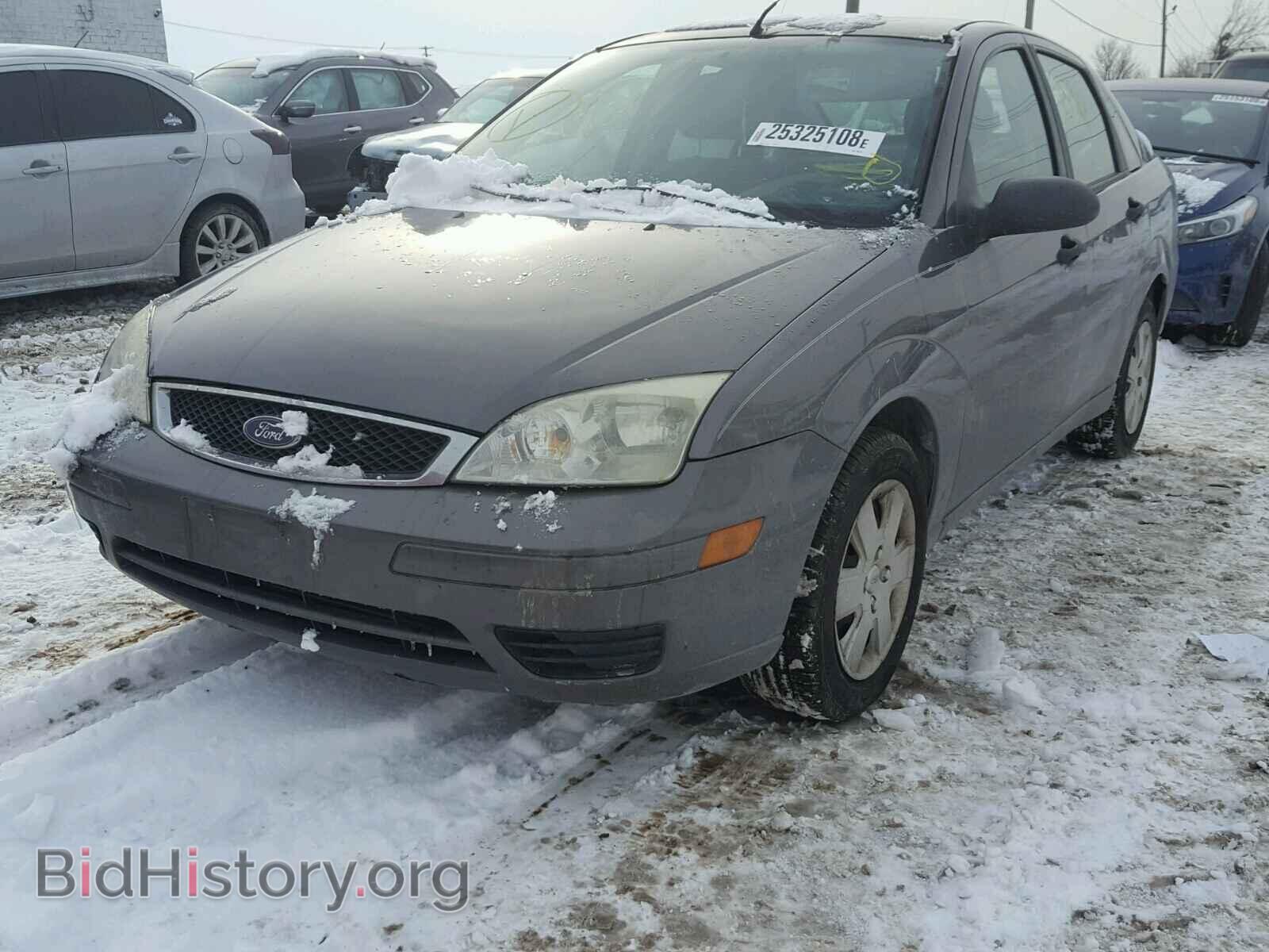 2007 FORD FOCUS - VIN: 1FAHP34N37W107272 - Фото 2