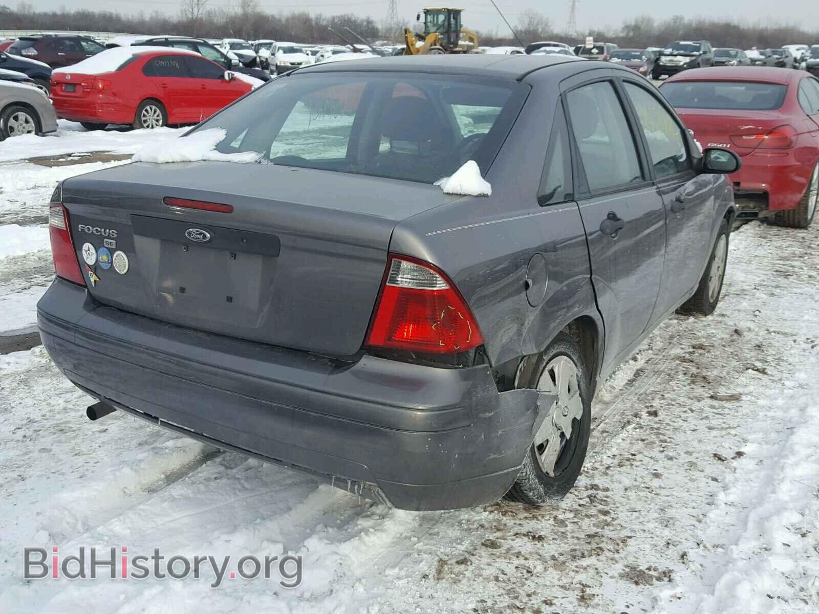2007 FORD FOCUS - VIN: 1FAHP34N37W107272 - Фото 4