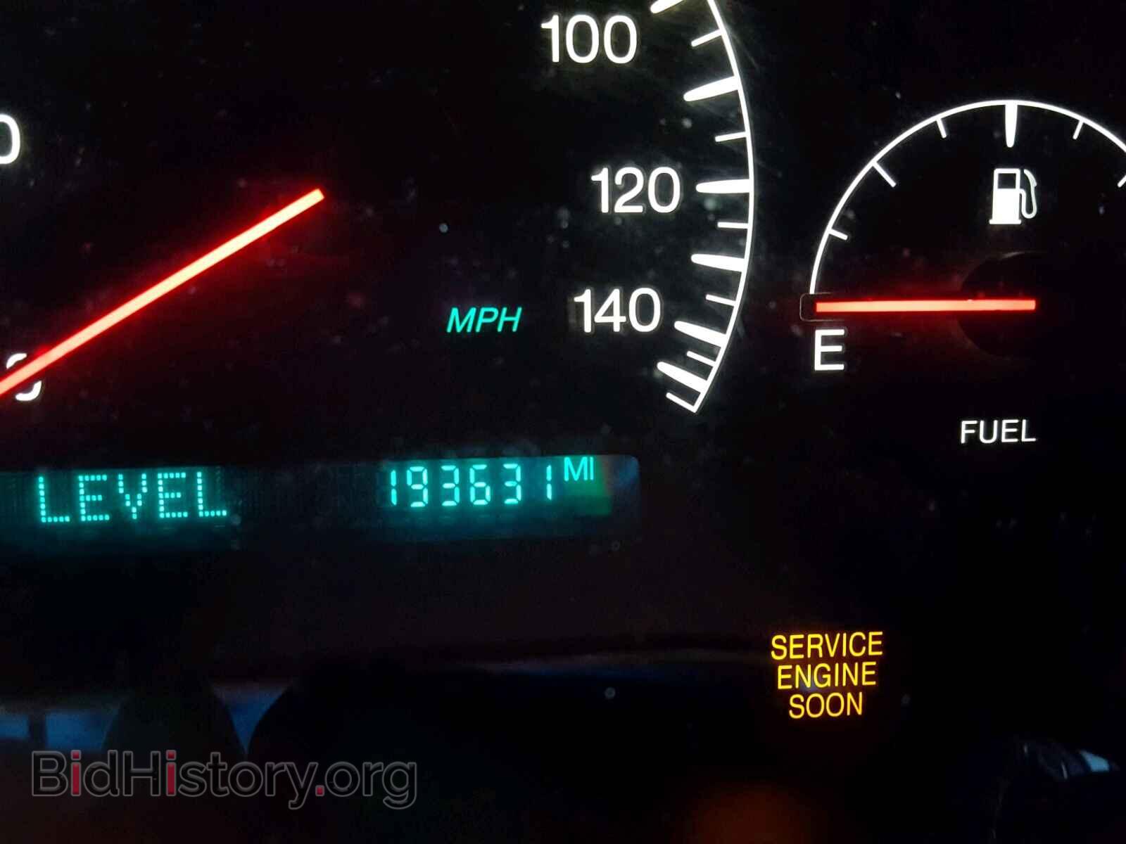2000 CADILLAC DEVILLE - VIN: 1G6KF5792YU243289 - Photo 8
