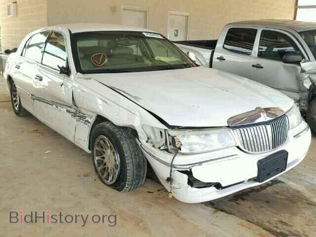 Photo 1LNHM82W5YY915720 - LINCOLN TOWNCAR 2000