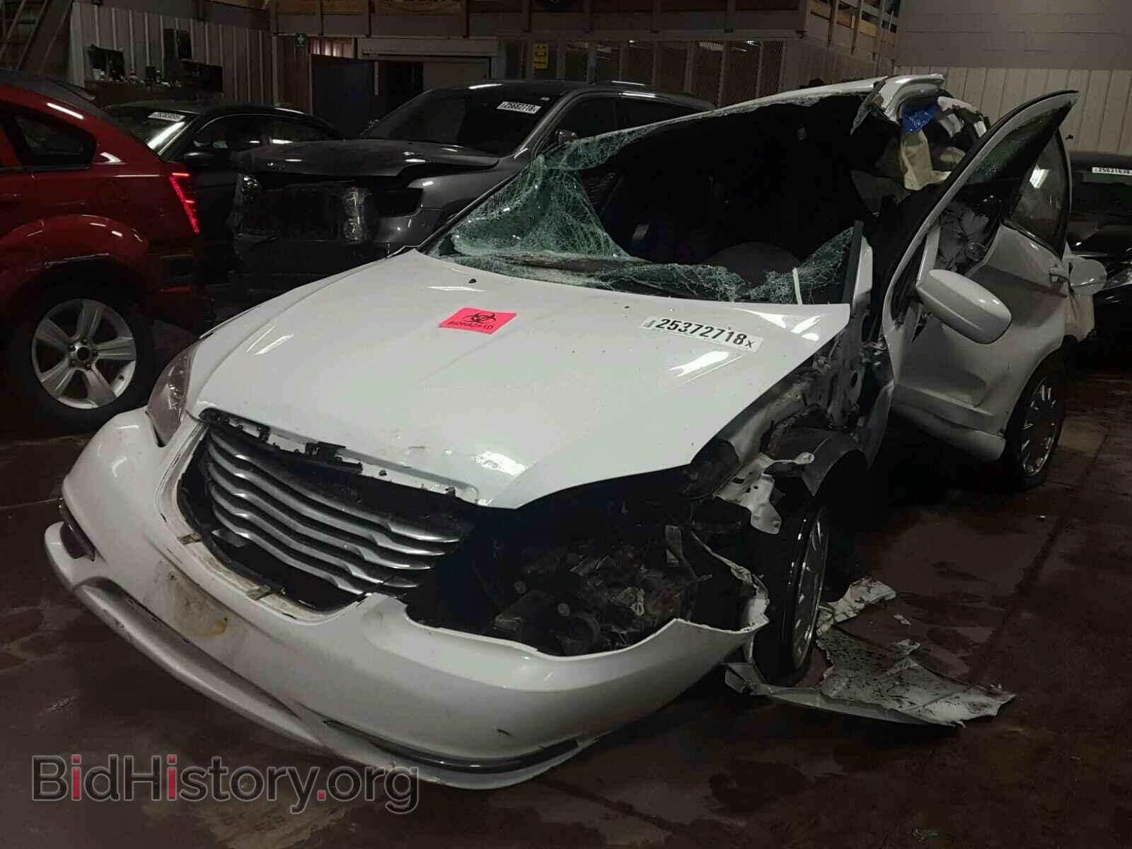 2011 CHRYSLER 200 - VIN: 1C3BC4FB7BN547700 - Фото 2