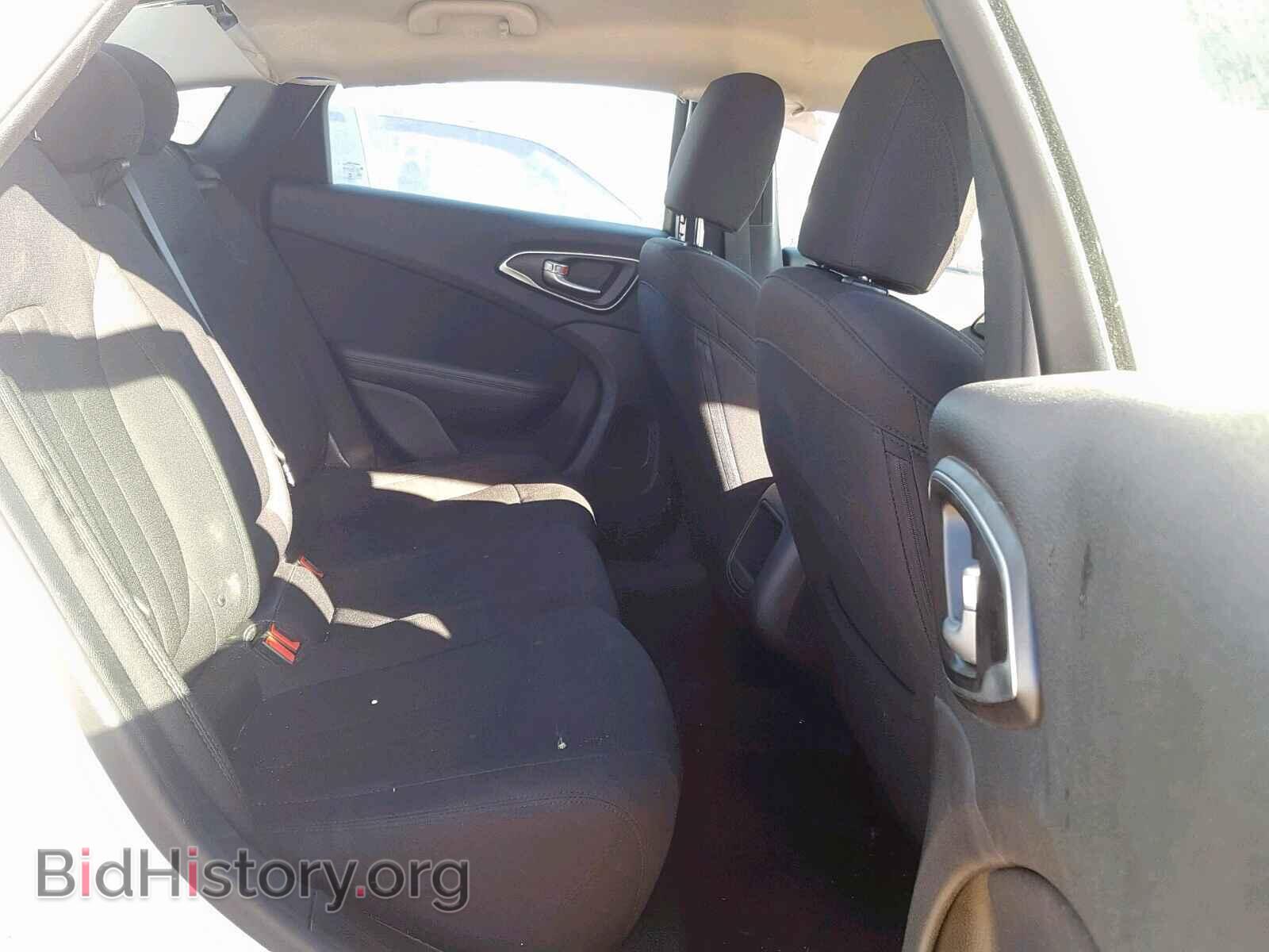2016 CHRYSLER 200 - VIN: 1C3CCCAB5GN160804 - Photo 6