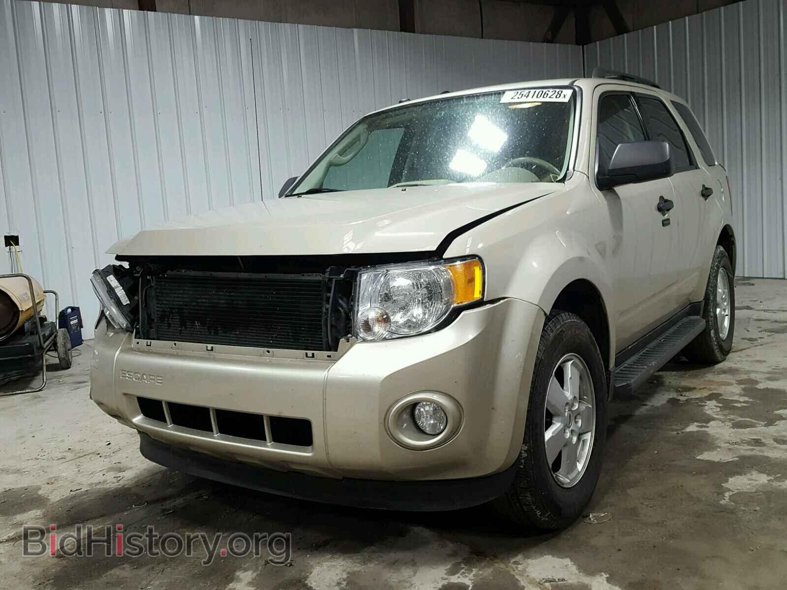 2011 FORD ESCAPE - VIN: 1FMCU0D76BKC28127 - Фото 2